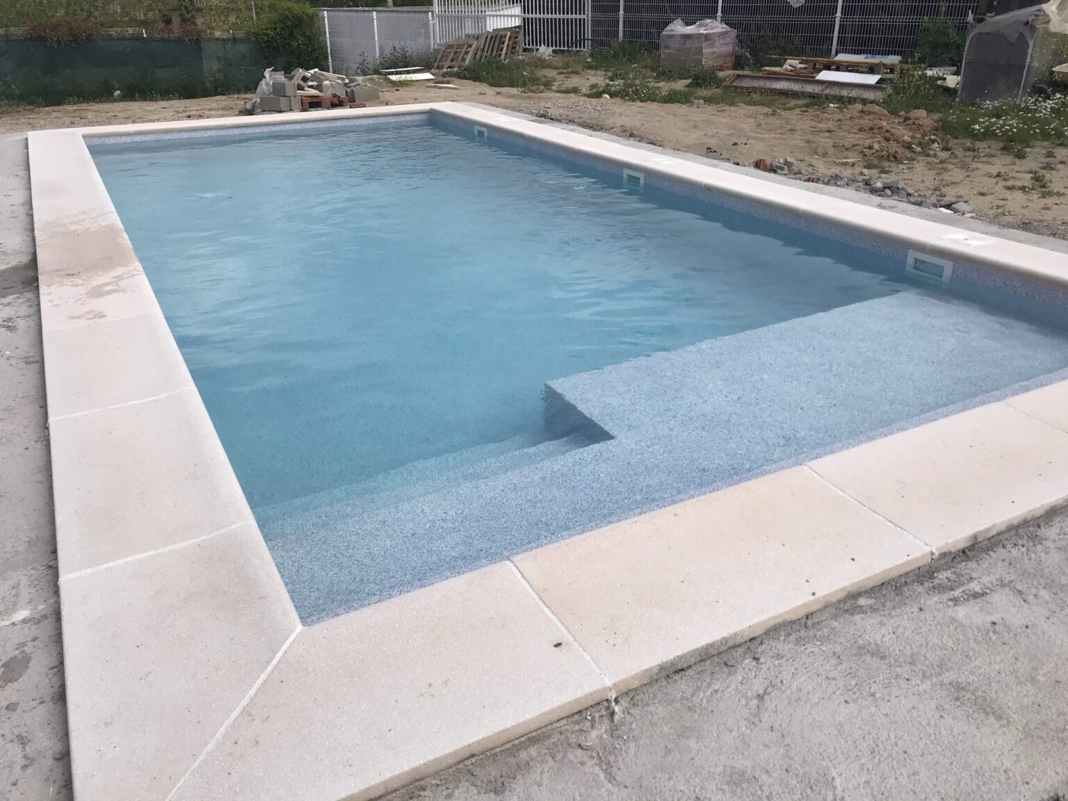 Cameros: Tienda física de productos químicos para piscinas en Valencia